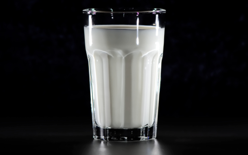 5-side-effects-of-drinking-too-much-milk