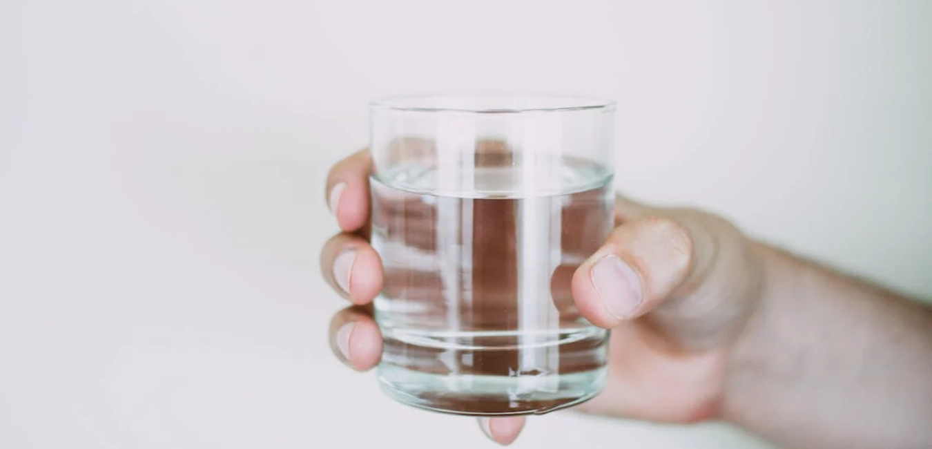  6 benefits of drinking warm water 