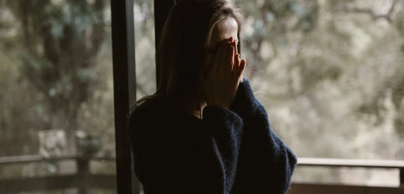 7 signs your relationship is emotionally damaging you