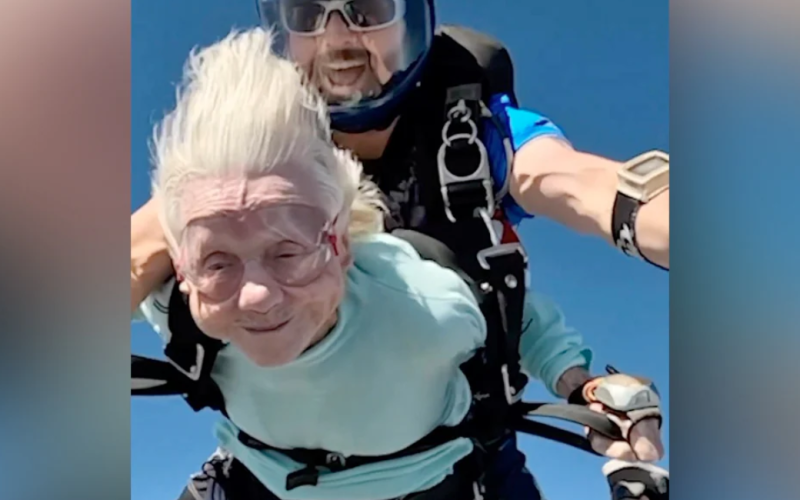 woman skydiver