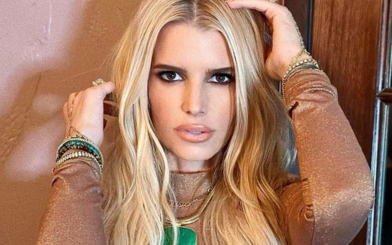 Jessica Simpson celebrates 6 years of sobriety by sharing an 'Unrecognizable' throwback photo