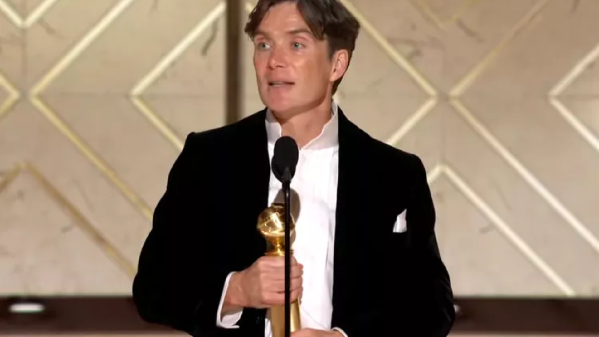 Cillian Murphy accepts Golden Globe for Oppenheimer with wife's ...